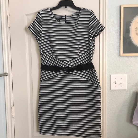 Alyx Dresses & Skirts - Alyx Dress knee length stretch